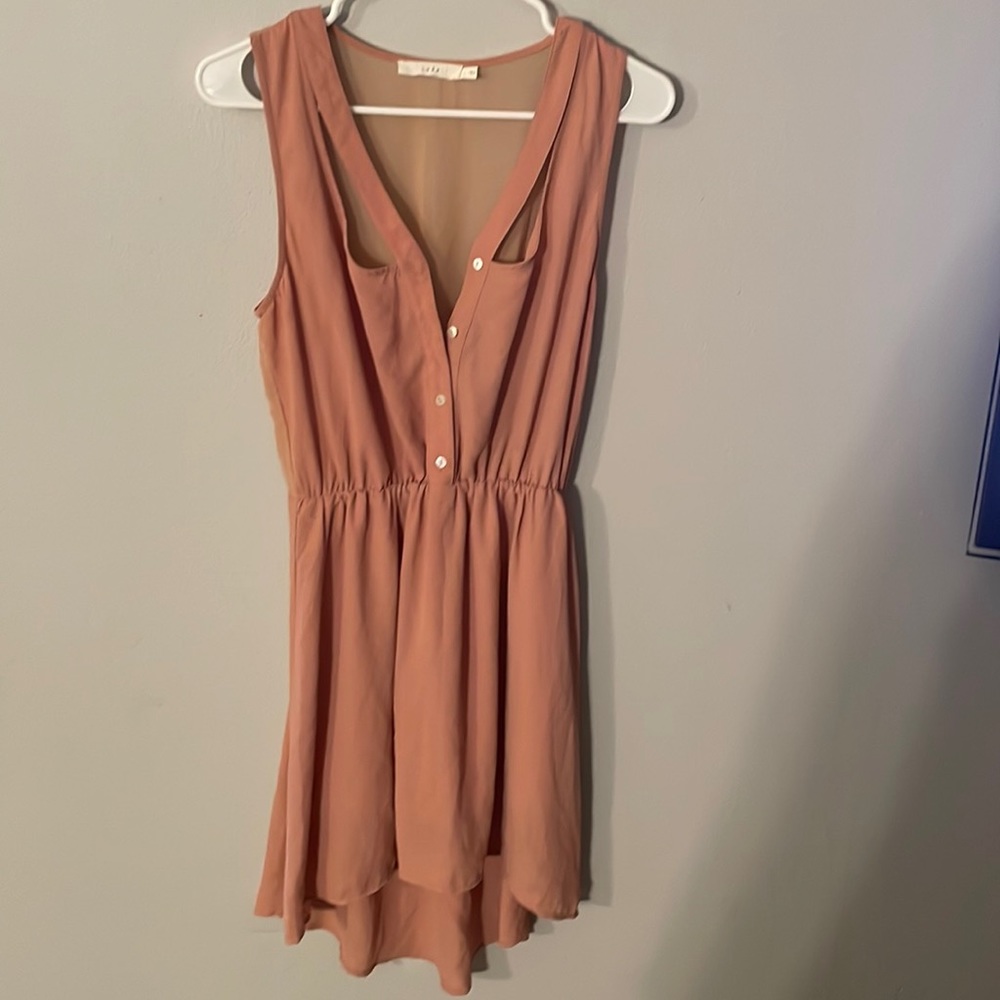 Dust rose sleveless button up dress. Lush size L